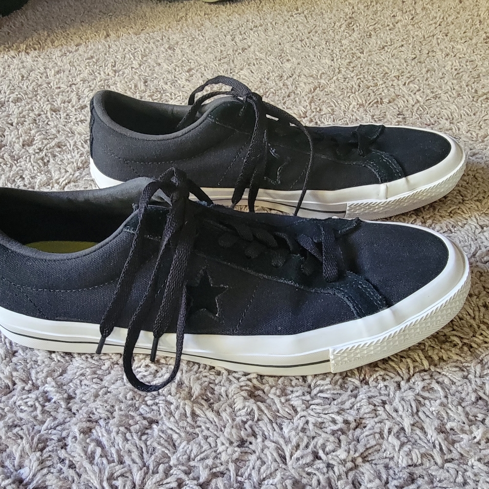 Converse, men's size 10, women's size 12